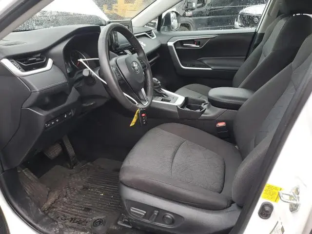 2021 TOYOTA RAV4 XLE  