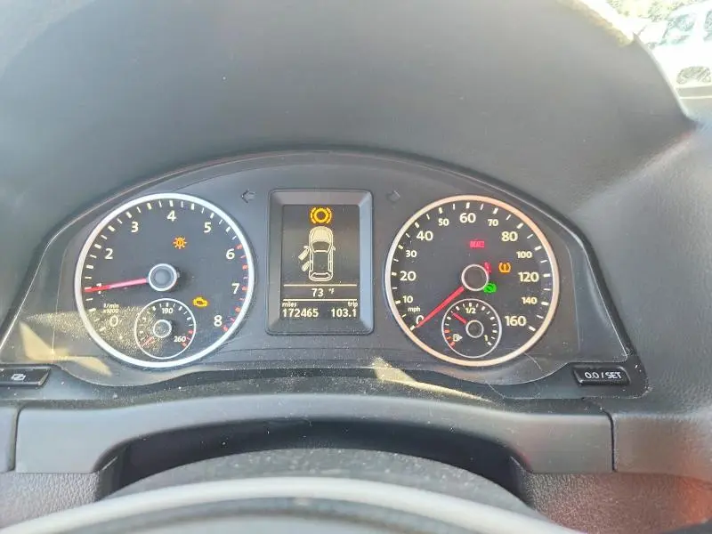 2011 VOLKSWAGEN TIGUAN S  