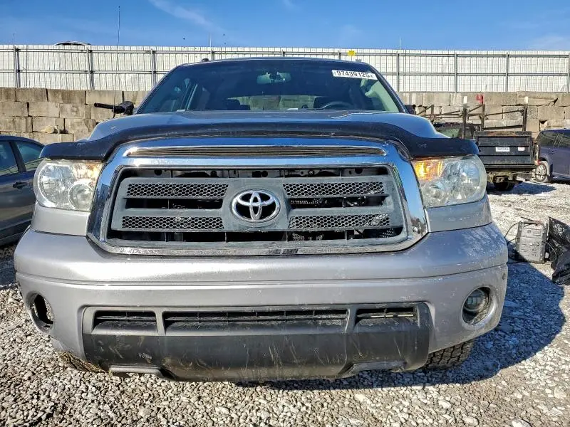 2013 TOYOTA TUNDRA CREWMAX SR5  