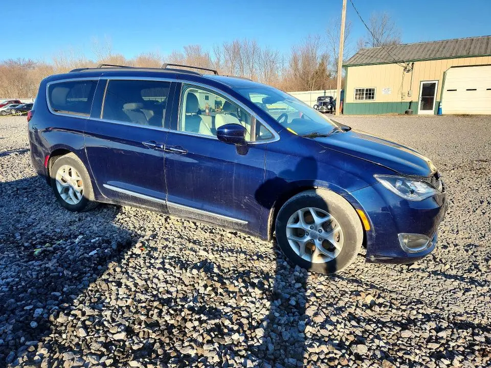 2017 CHRYSLER PACIFICA TOURING L  