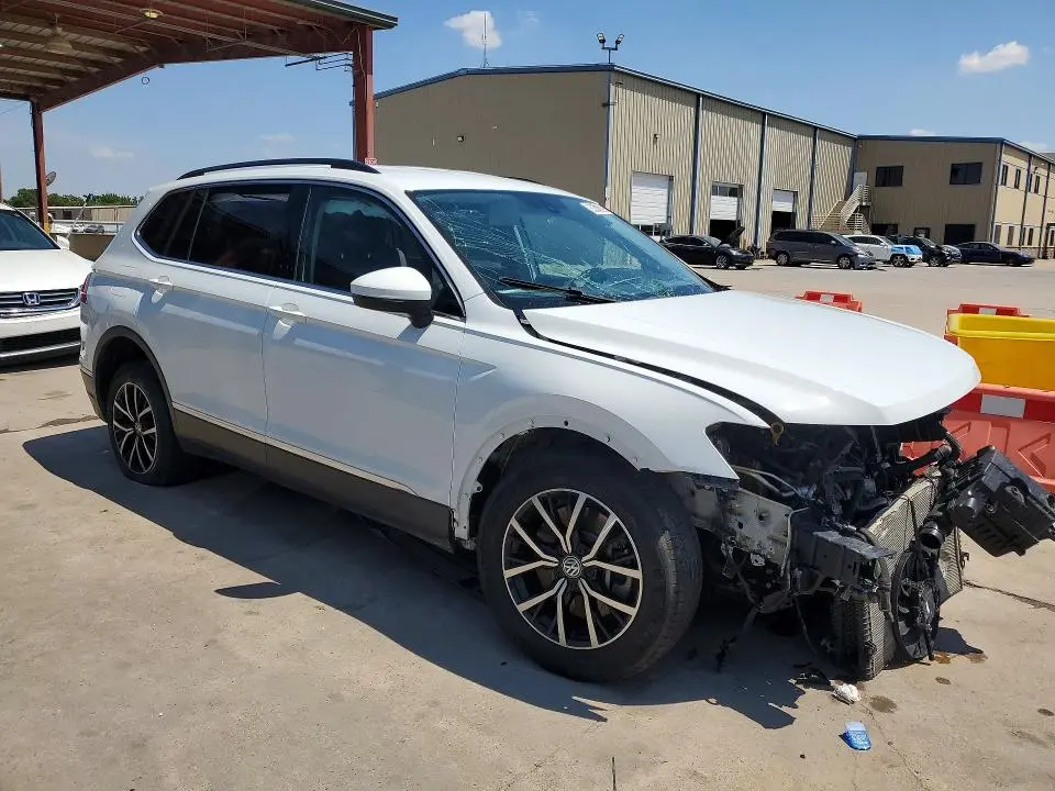 2021 VOLKSWAGEN TIGUAN SE  