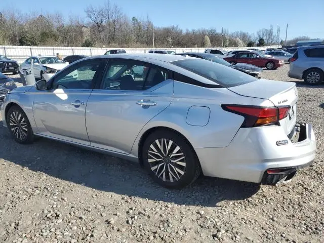 2023 NISSAN ALTIMA SV  
