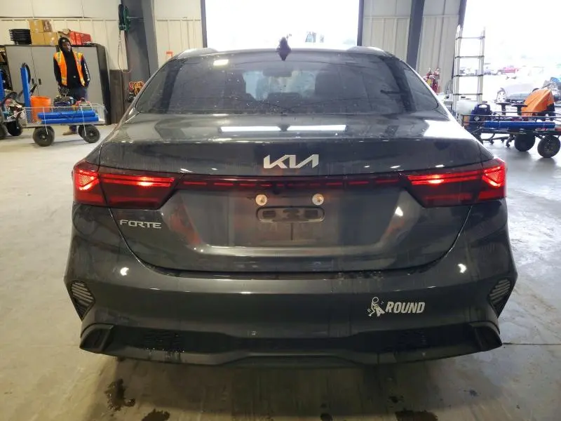 2023 KIA FORTE LX  
