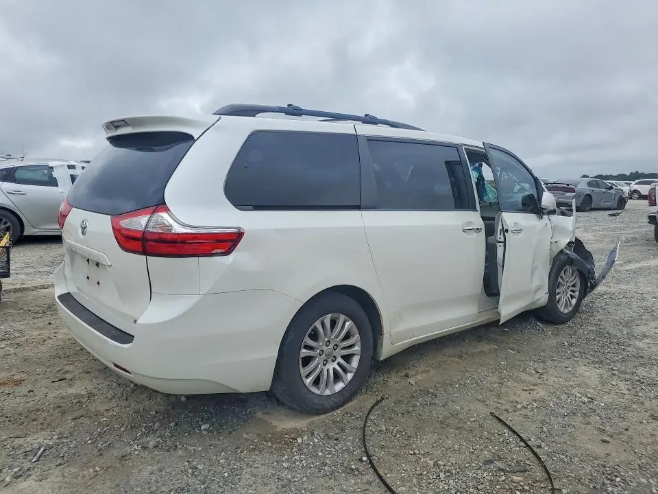 2015 TOYOTA SIENNA XLE 8-PASSENGER  