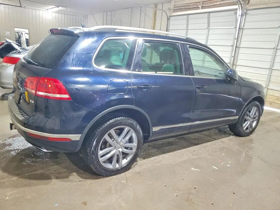 2015 VOLKSWAGEN TOUAREG V6  