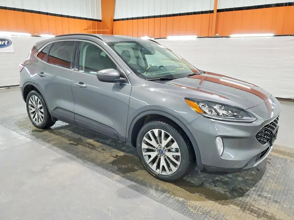 2022 FORD ESCAPE TITANIUM  