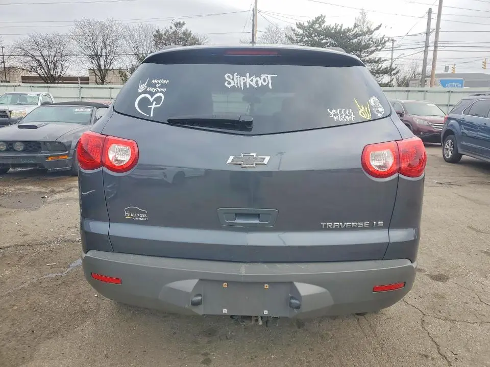 2012 CHEVROLET TRAVERSE LS  