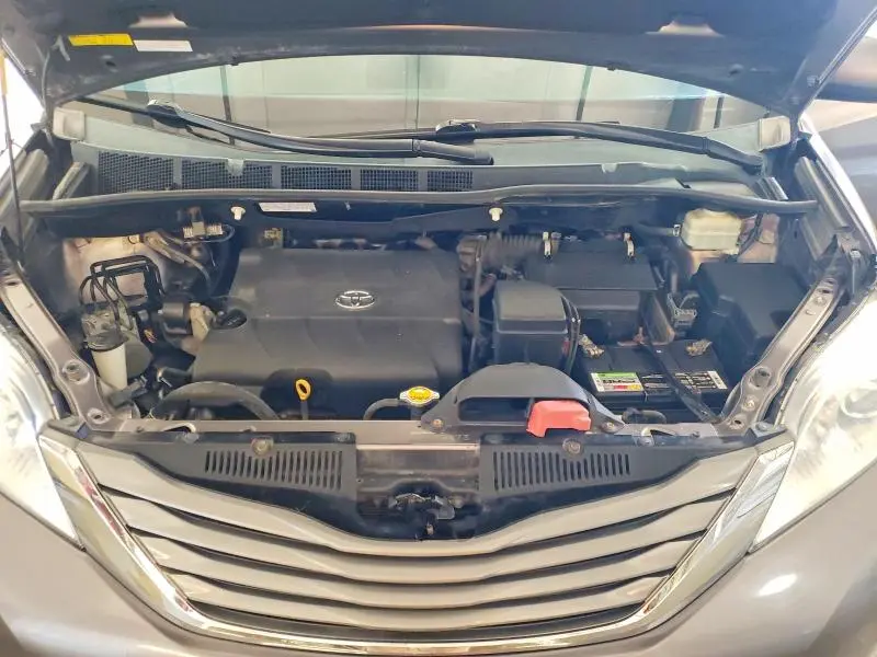 2014 TOYOTA SIENNA XLE 7-PASSENGER  