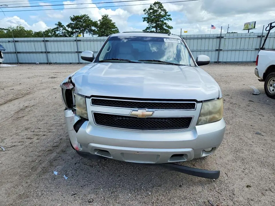 2011 CHEVROLET SUBURBAN C1500 LT  