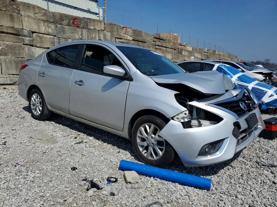 2019 NISSAN VERSA SV  