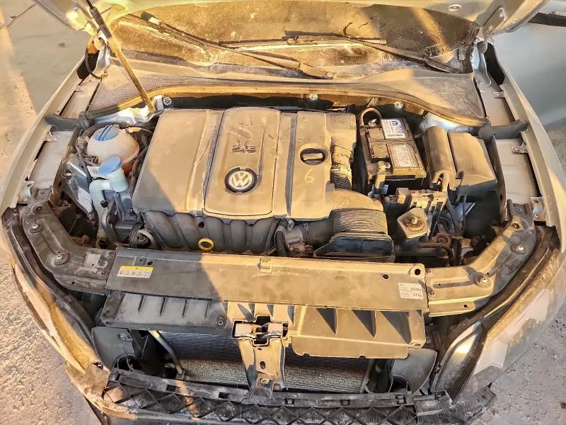 2014 VOLKSWAGEN PASSAT S  