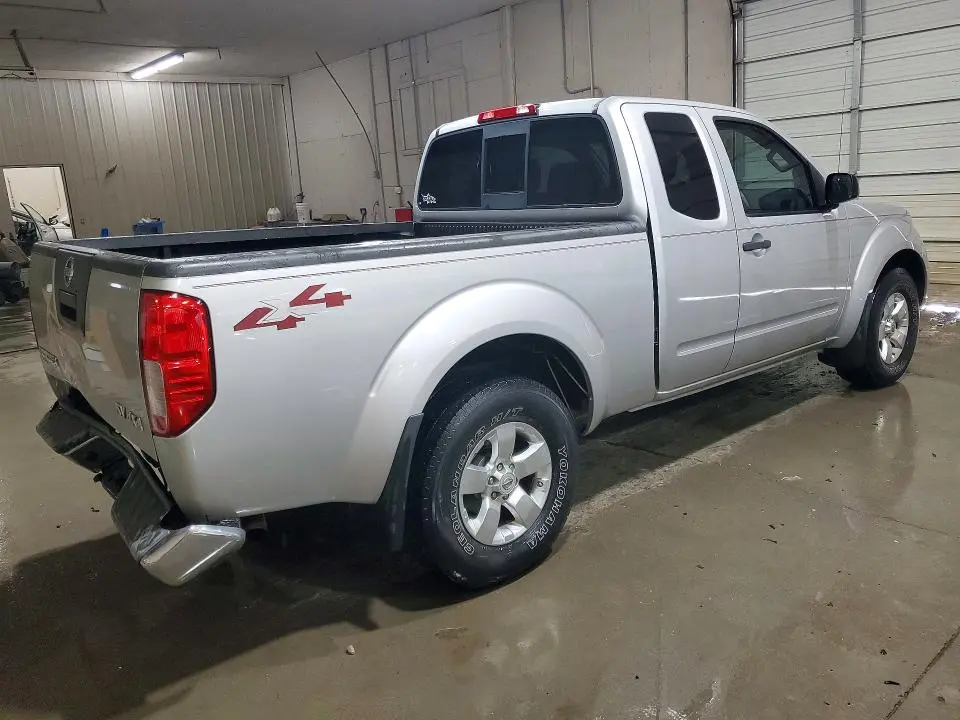 2012 NISSAN FRONTIER SV V6  