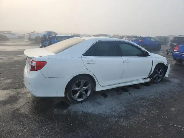 2014 TOYOTA CAMRY SE  