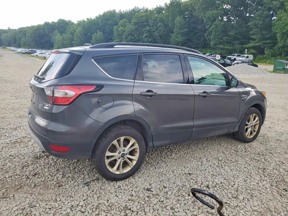 2018 FORD ESCAPE SE  