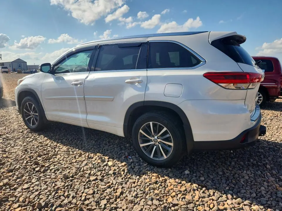 2017 TOYOTA HIGHLANDER XLE  