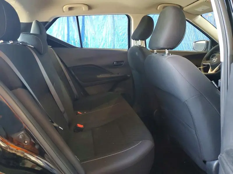 2021 NISSAN KICKS S  