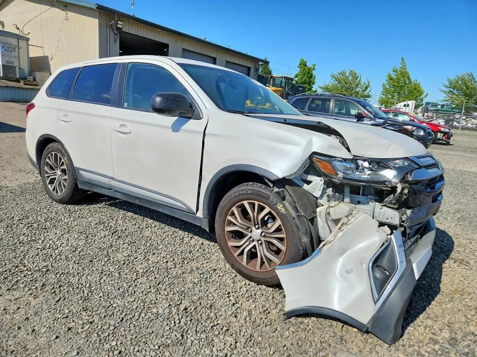 2016 MITSUBISHI OUTLANDER ES  