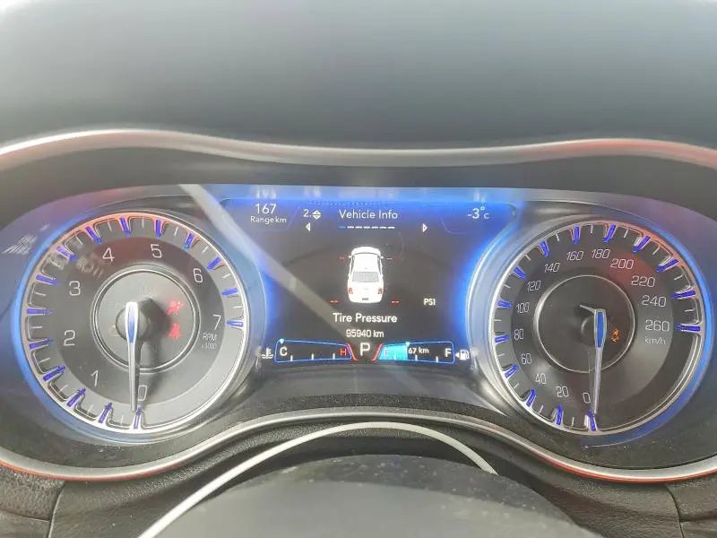 2016 CHRYSLER 300 LIMITED  