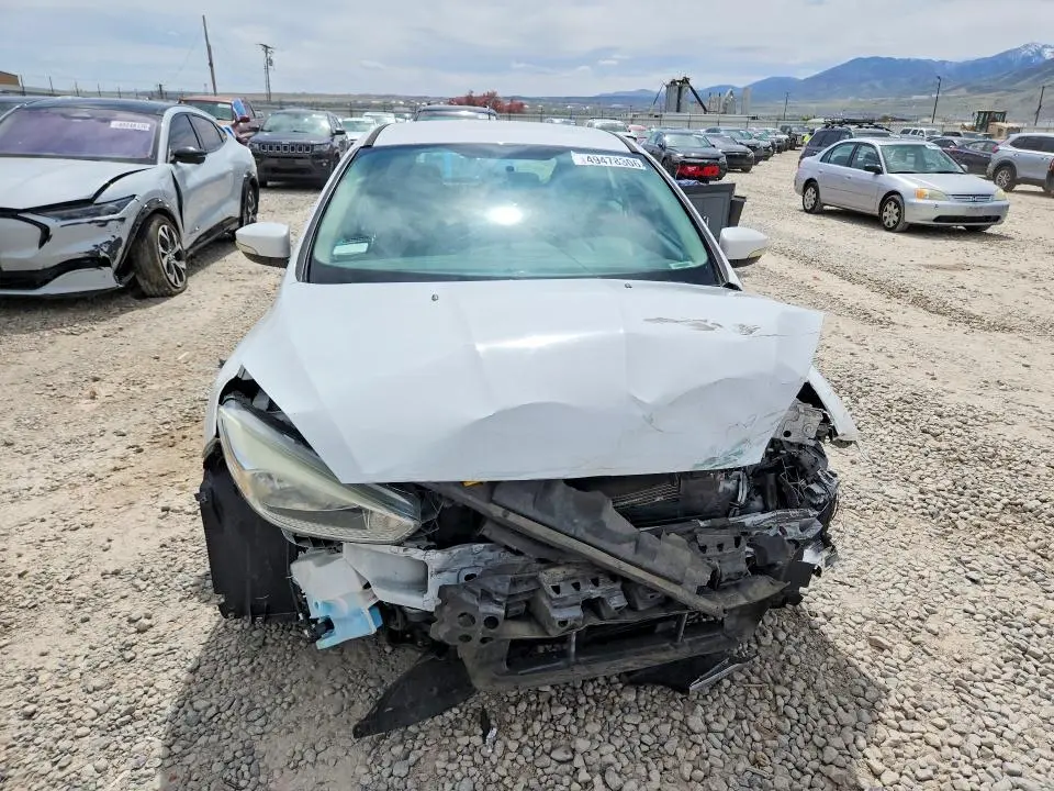 2015 FORD FOCUS SE  