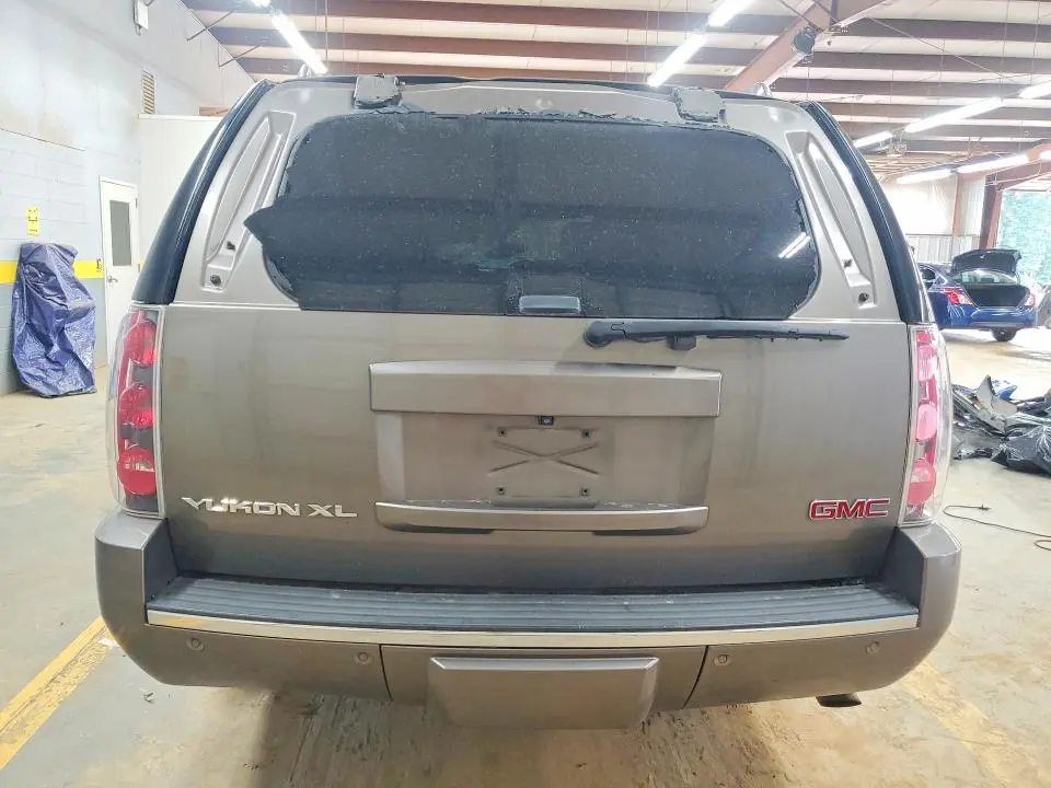 2013 GMC YUKON XL DENALI  