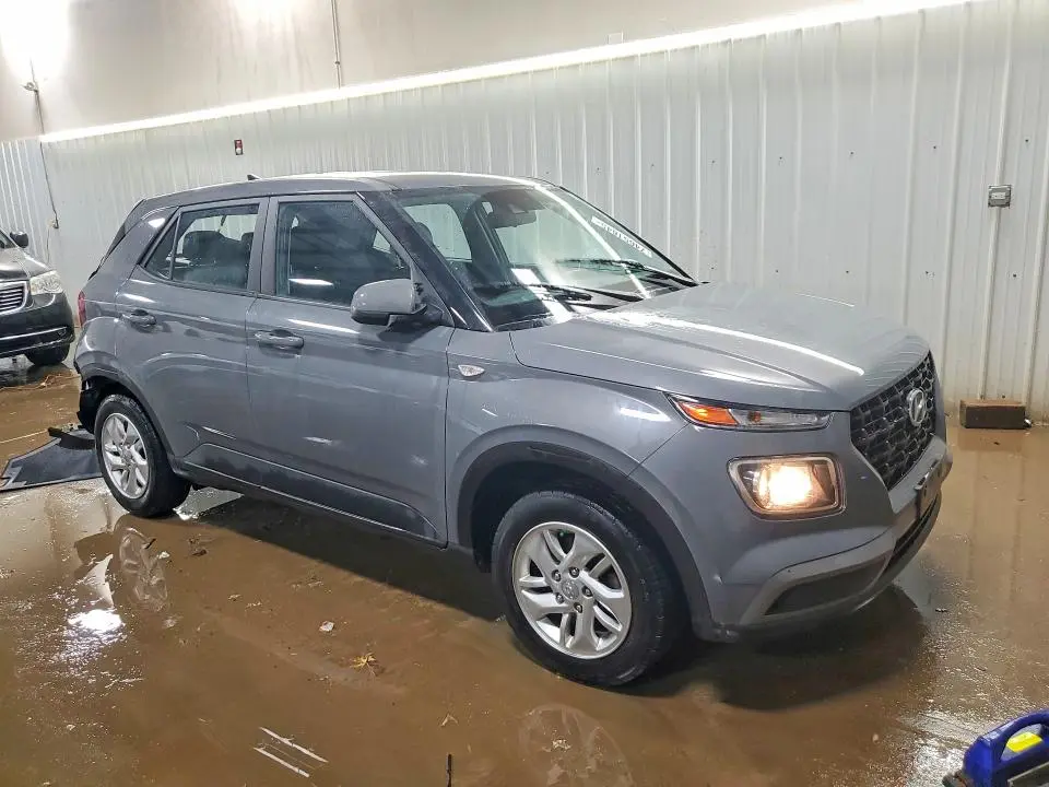 2022 HYUNDAI VENUE SE  