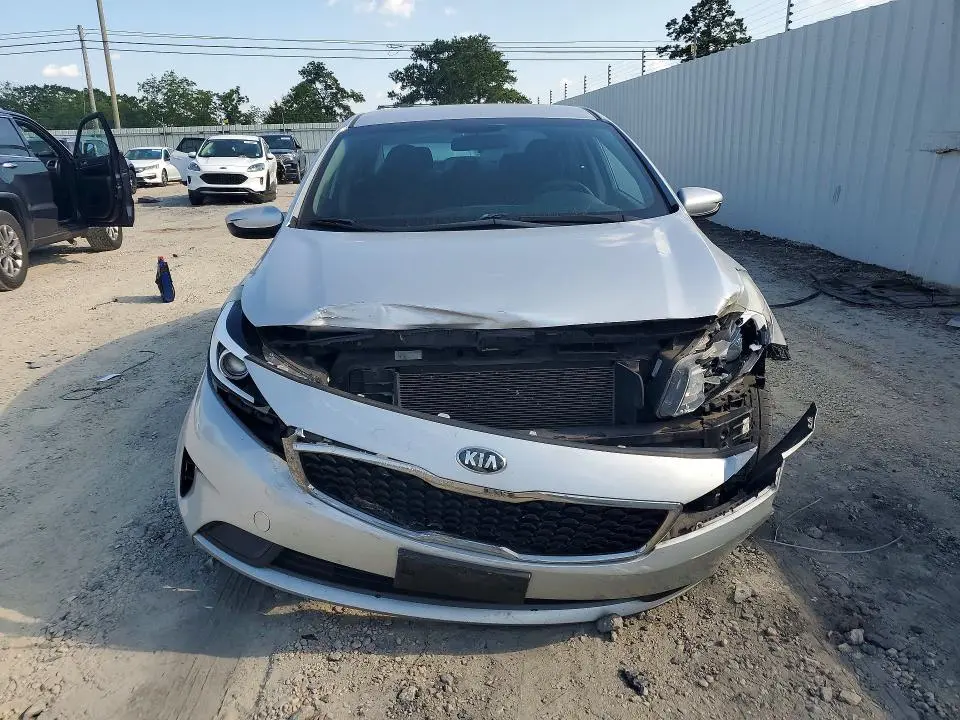 2017 KIA FORTE LX  