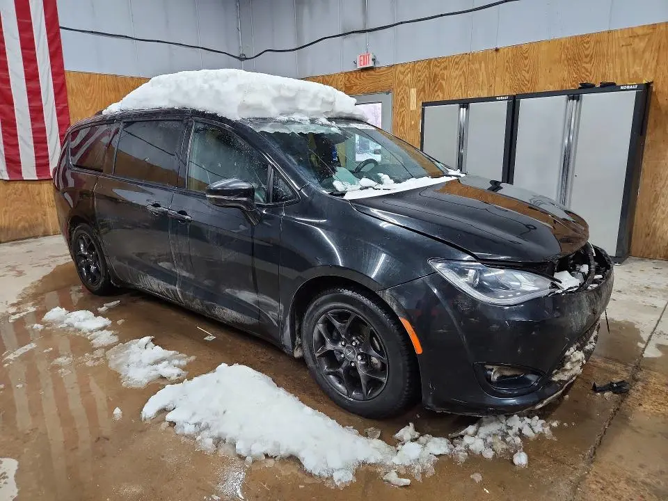 2019 CHRYSLER PACIFICA LIMITED  