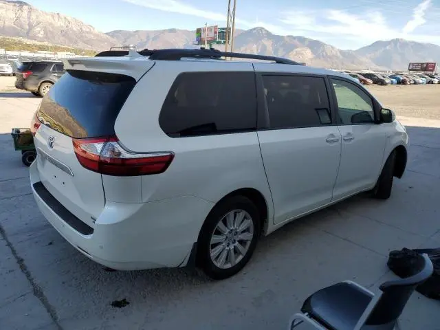2016 TOYOTA SIENNA XLE  