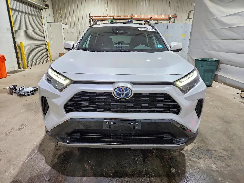 2024 TOYOTA RAV4 SE  