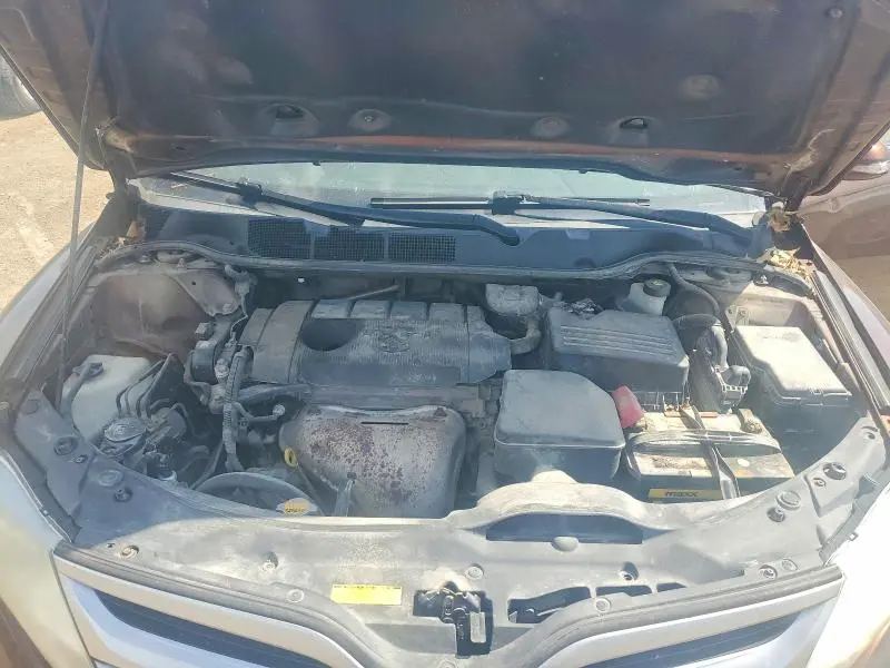 2013 TOYOTA VENZA LE  