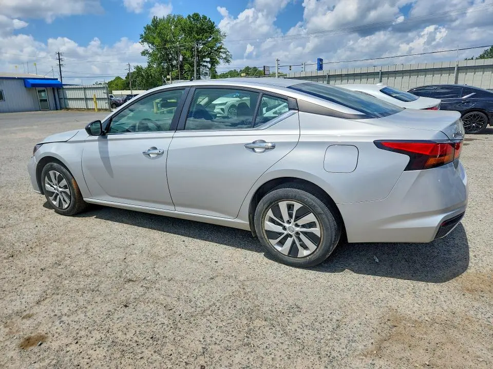 2024 NISSAN ALTIMA S  