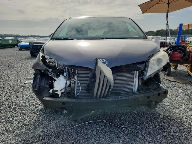 2016 TOYOTA SIENNA XLE 8-PASSENGER  