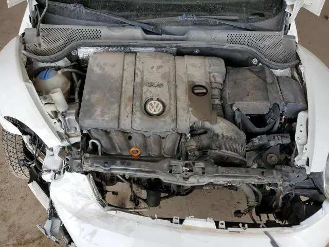 2013 VOLKSWAGEN BEETLE
