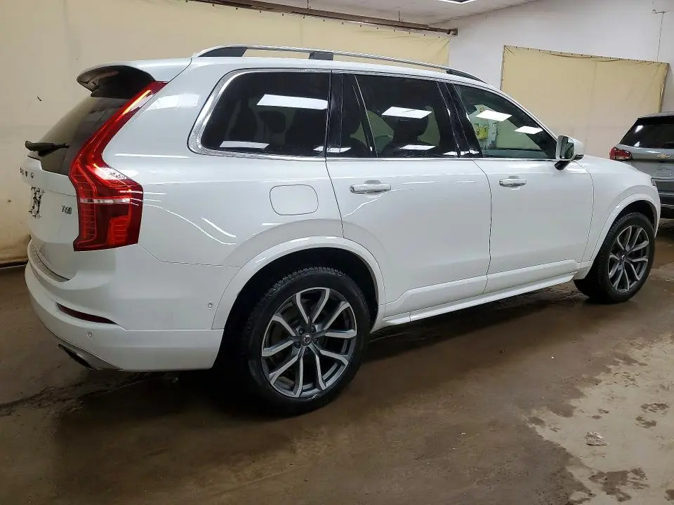 2016 VOLVO XC90 T6  