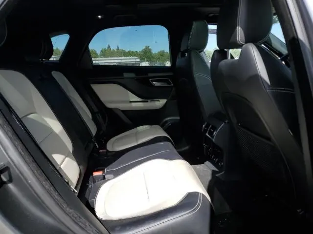 2017 JAGUAR F-PACE R - SPORT  