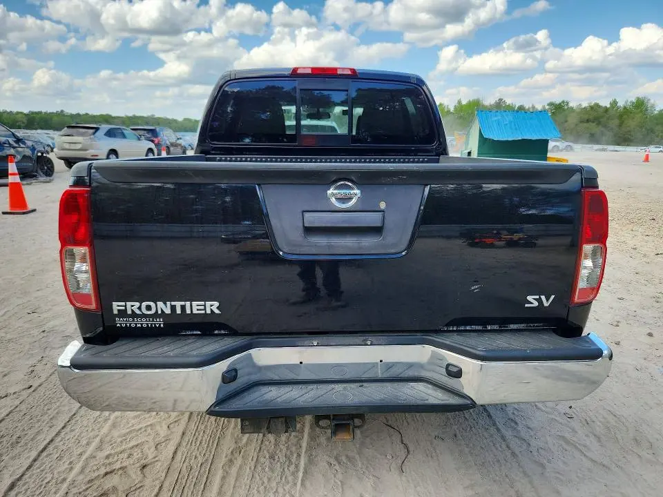 2015 NISSAN FRONTIER SV  