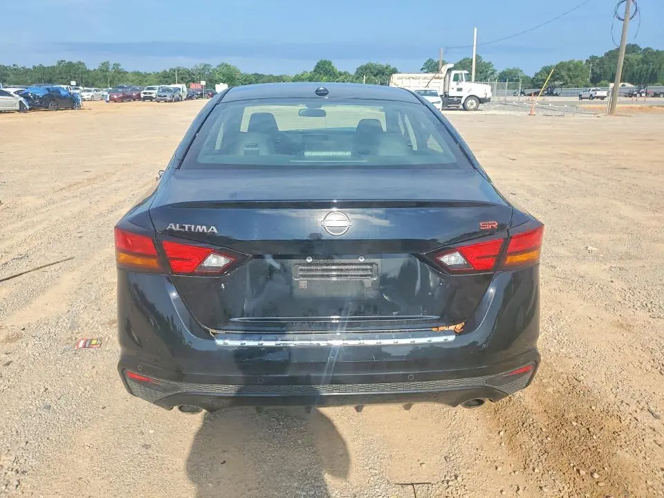 2023 NISSAN ALTIMA SR  