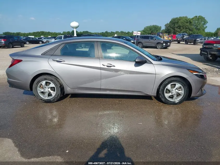 2023 HYUNDAI ELANTRA SE