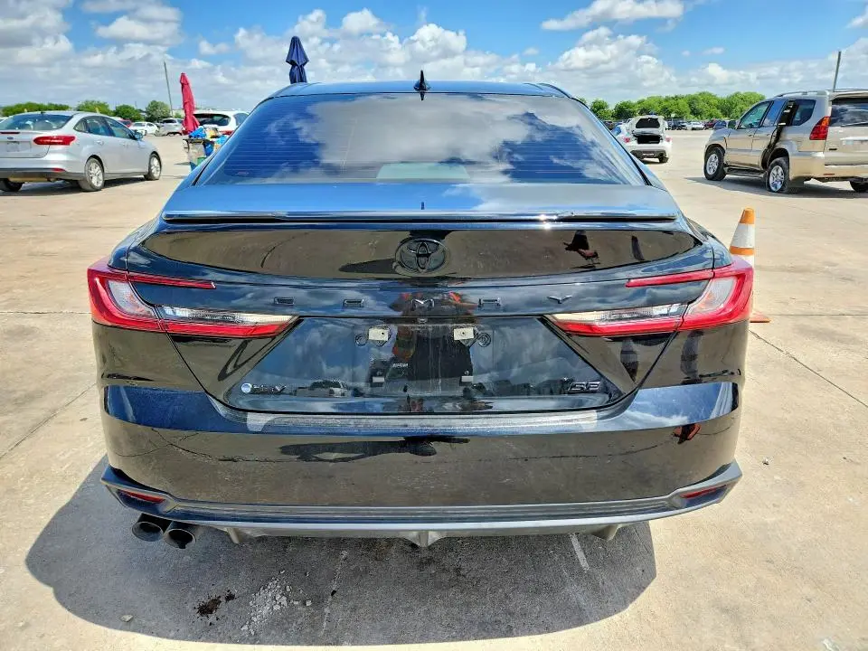 2025 TOYOTA CAMRY SE  