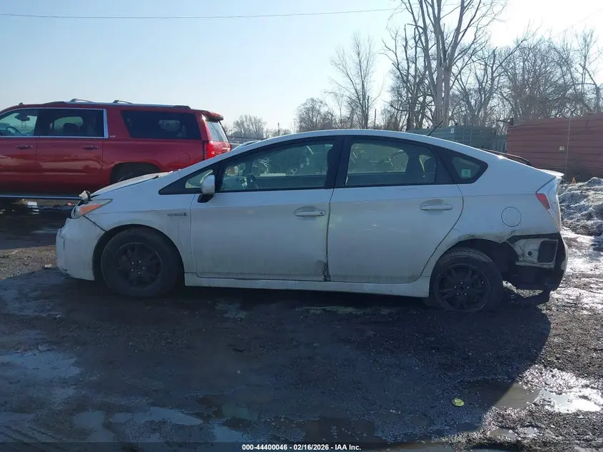 2014 TOYOTA PRIUS THREE