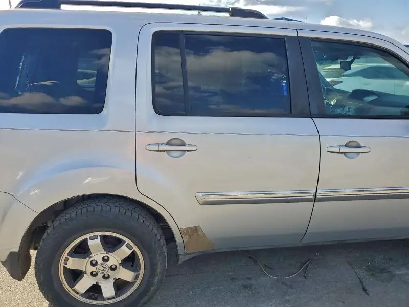 2011 HONDA PILOT TOURING  