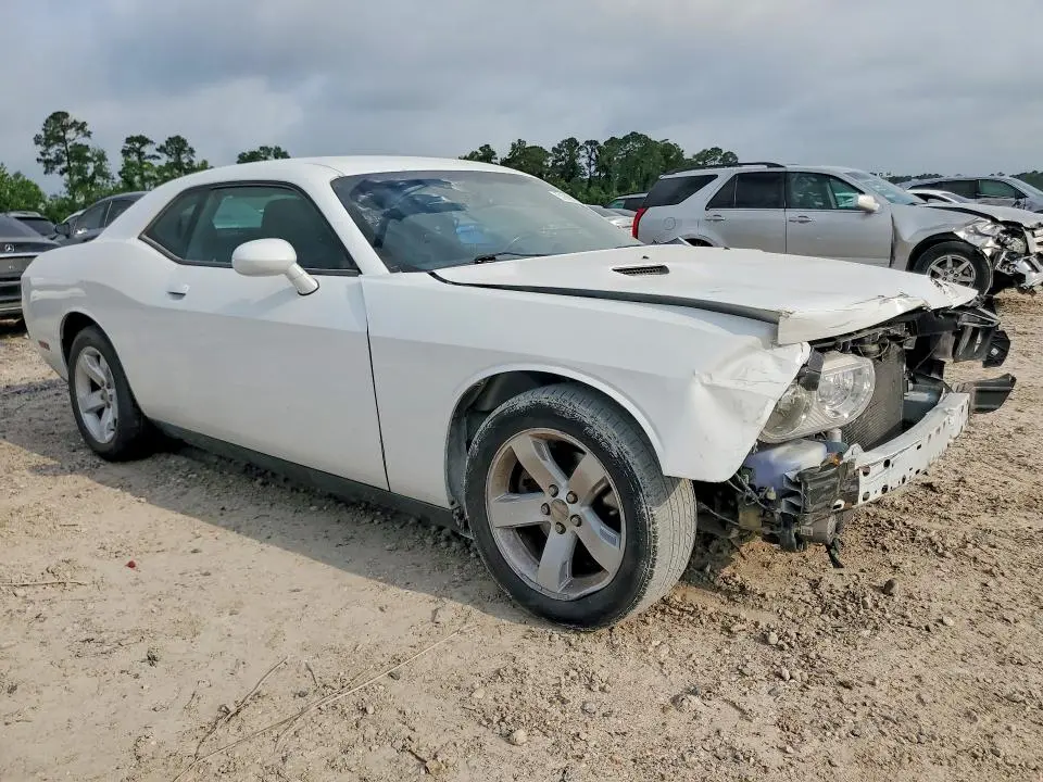 2014 DODGE CHALLENGER SXT  