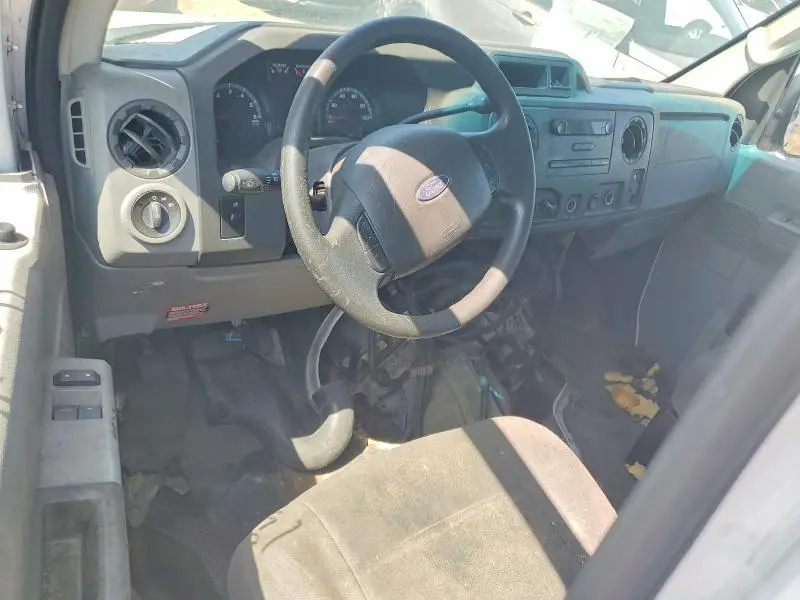 2013 FORD ECONOLINE - BOX TRUCK