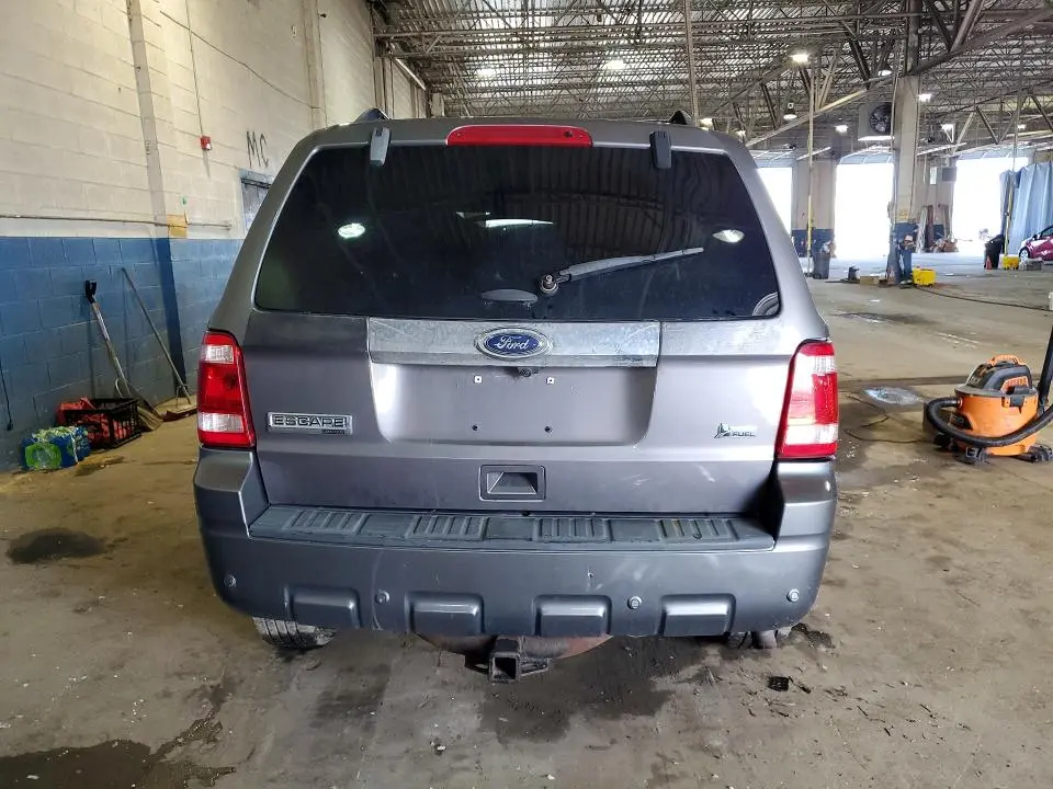 2011 FORD ESCAPE LIMITED  