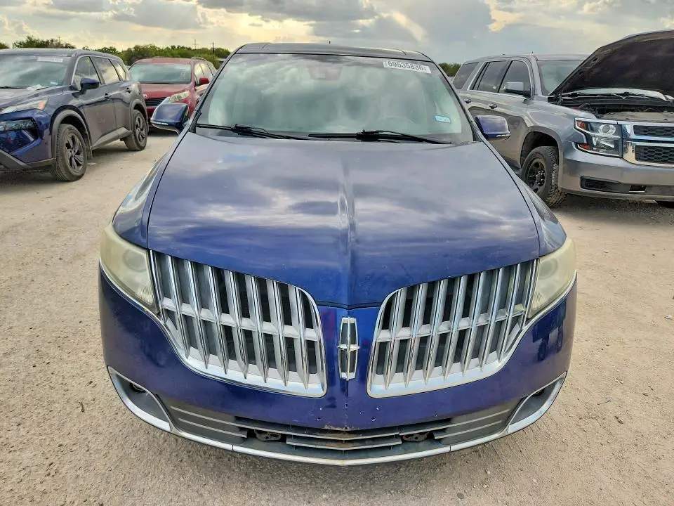 2011 LINCOLN MKT   