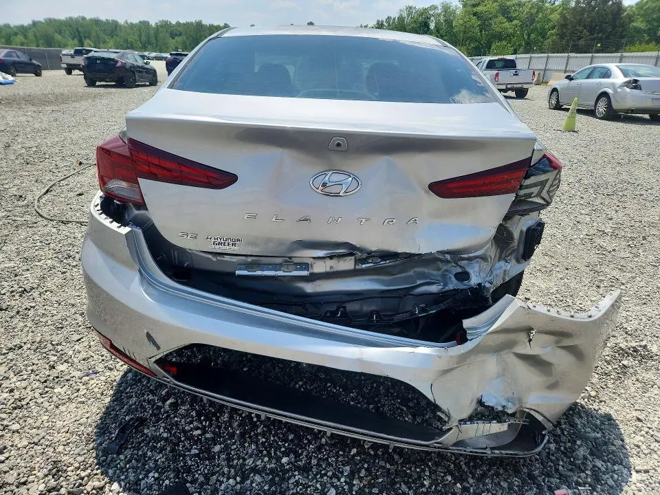 2020 HYUNDAI ELANTRA SE  