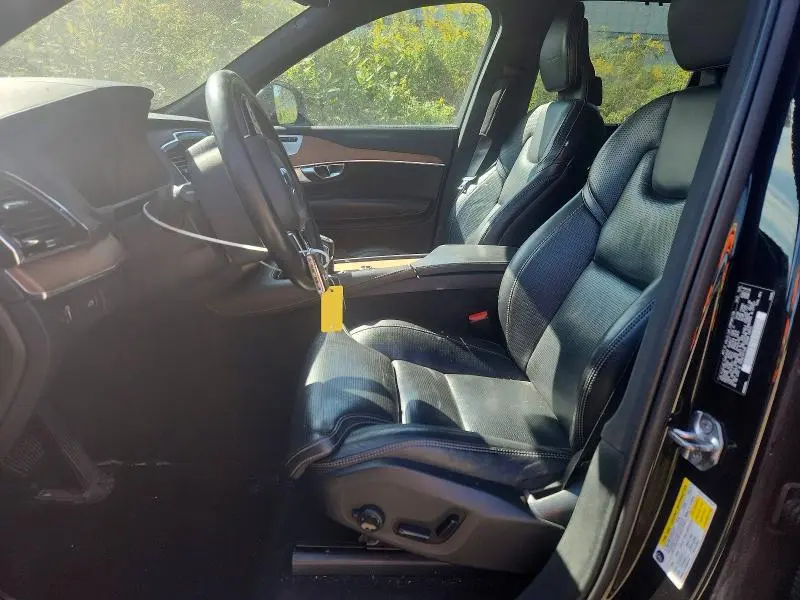 2016 VOLVO XC90 T6  