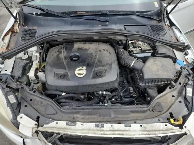 2015 VOLVO XC60 T6 PLATINUM  