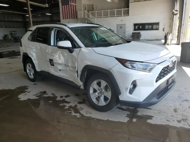 2021 TOYOTA RAV4 XLE  