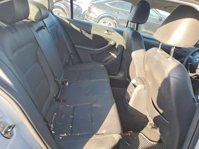 2012 VOLKSWAGEN JETTA SE  